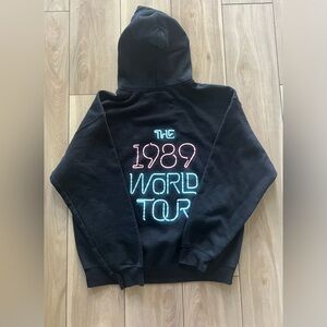 Swifties!!! Original Merch from the Denver 1989 World Tour! Large Hoodie